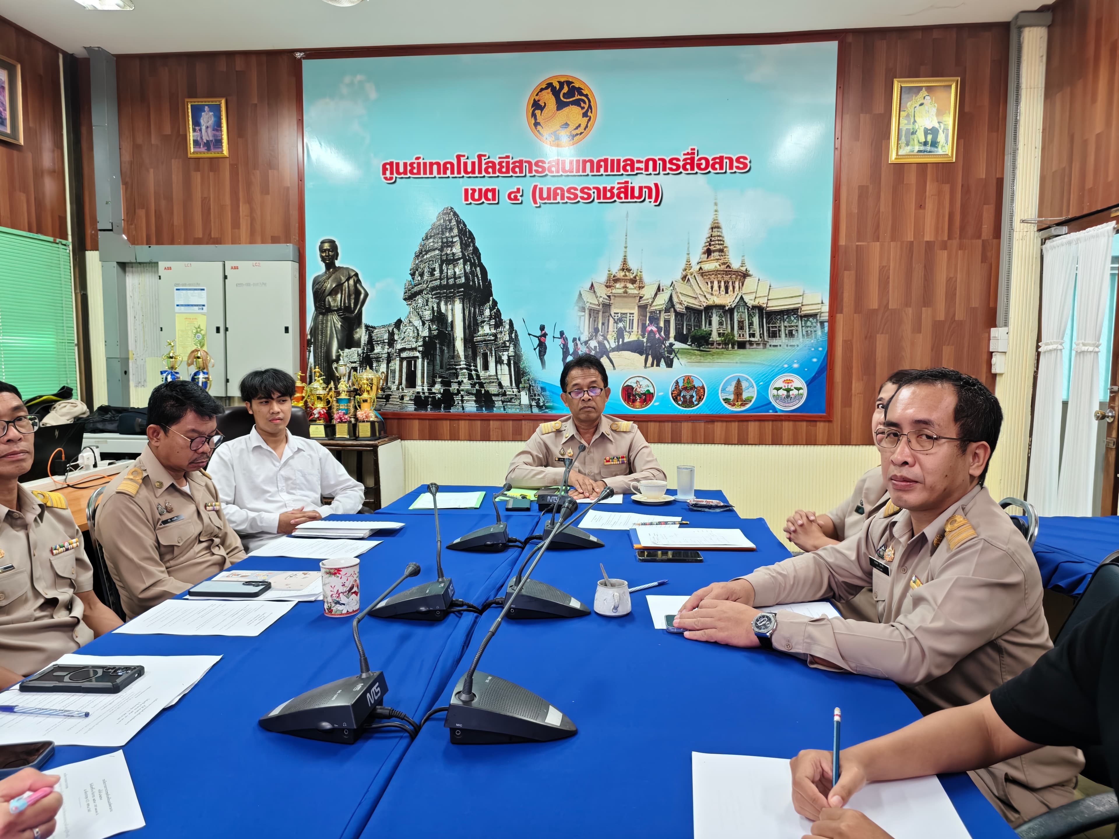 ประชุมเพื่อติดตามผลการปฏิบัติงาน การเบิกจ่ายงบประมาณ และแจ้งปัญหาอุปสรรคการปฏิบัติงาน เพื่อนำไปปรับปรุงแก้ไขให้การปฏิบัติงานเป็นไปตามกรอบปฏิทินงาน ประจำปีงบประมาณ ๒๕๖๙